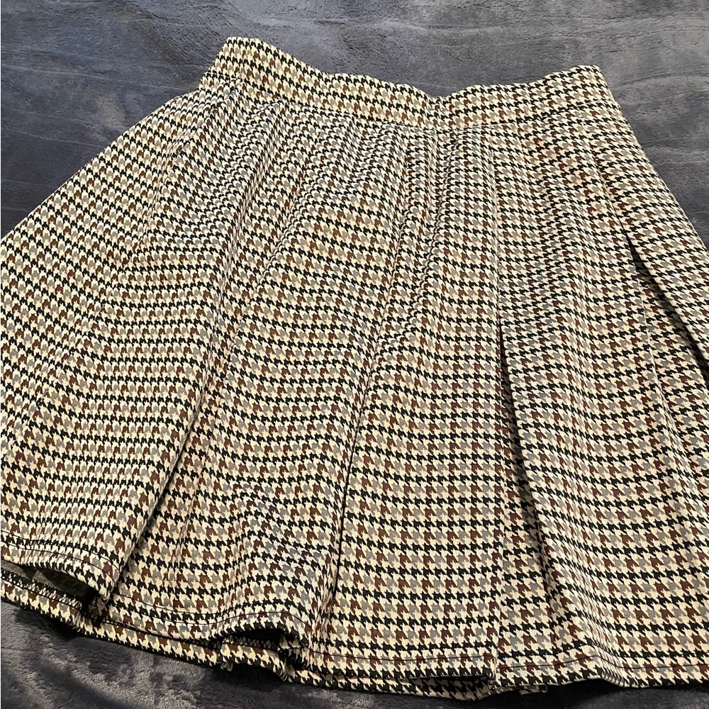 Mini skirt.